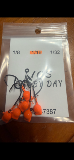 Jig Heads with wire keeper "Orange"